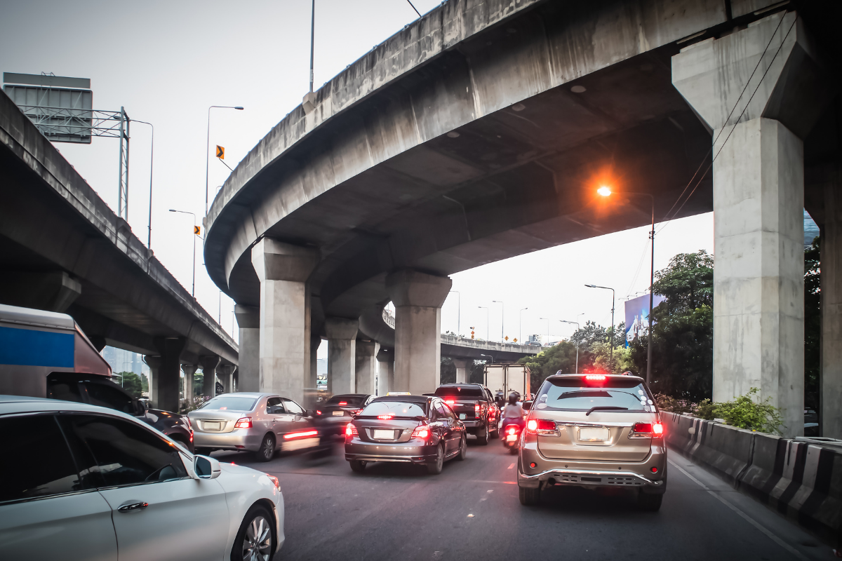 traffic under a bridge in orlando